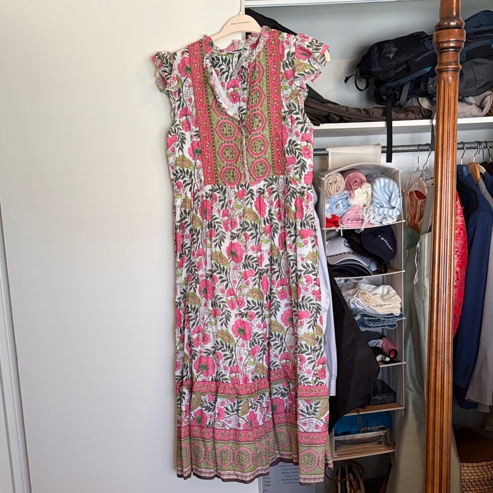 Chic Floral Midi Dress in Pink and Green